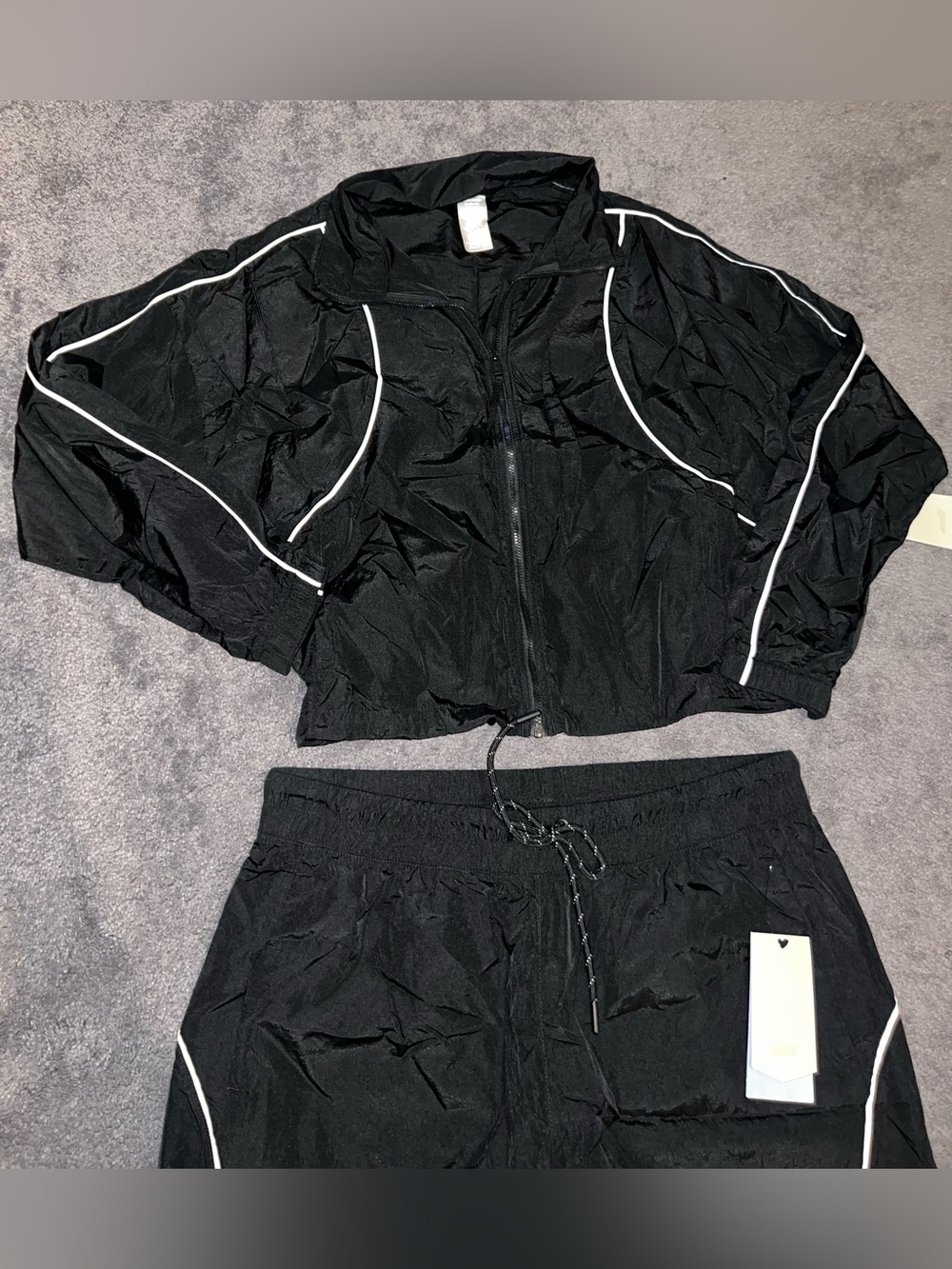Viral Avia black and white tracksuit